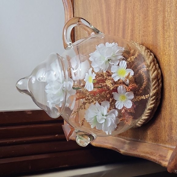 Taiwan Accents Vintage Teapot Glass Terrarium With Dried Flowers
